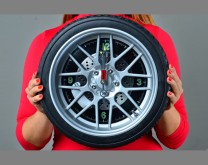 Automobilska guma - Zidni sat