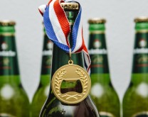 Zlatna medalja - otvarač za pivo